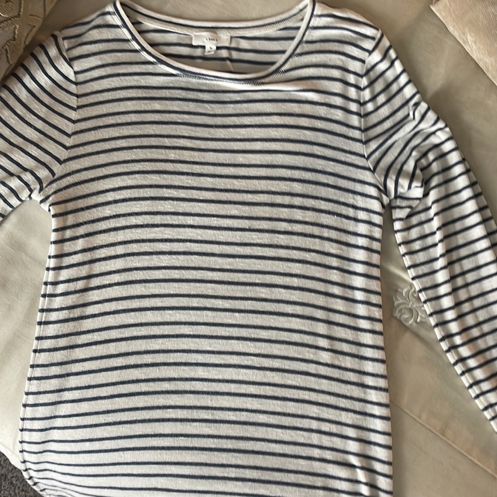 Top - Picture 2 of 2